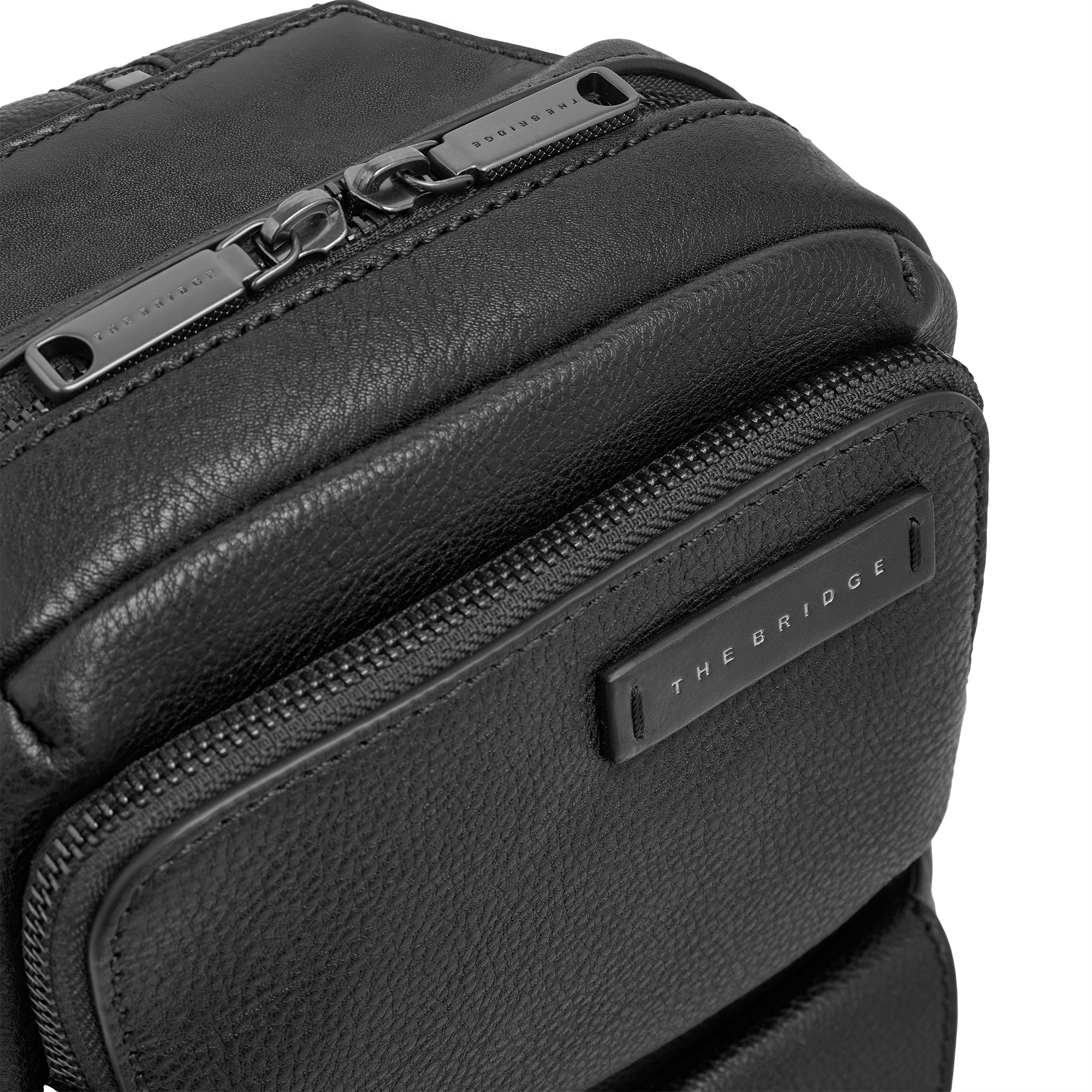 the-bridge-zaino-monospalla-uomo-in-pelle-con-zip-e-tasche-frontali image 6