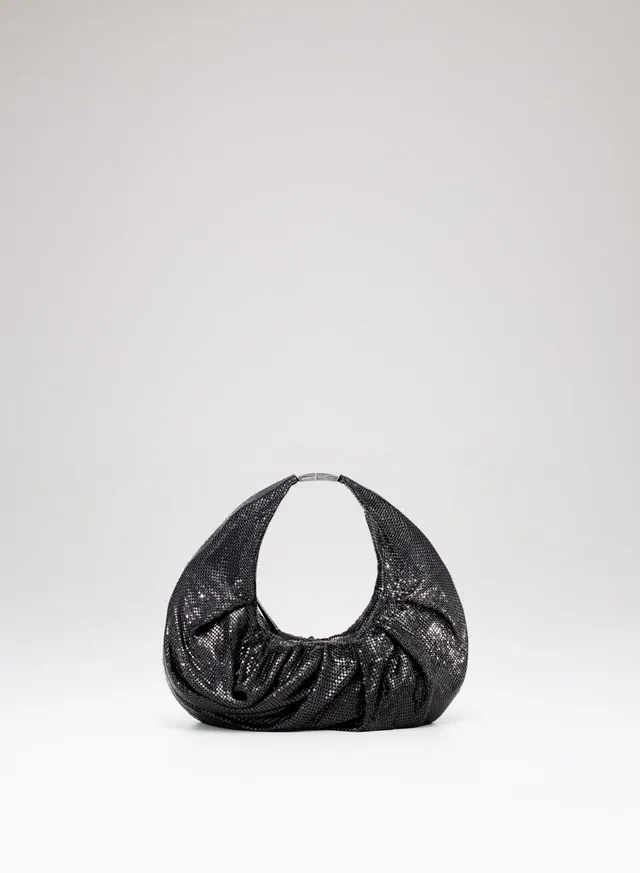 benedetta-bruzziches-yennefer-borsa-donna-pluto image 1