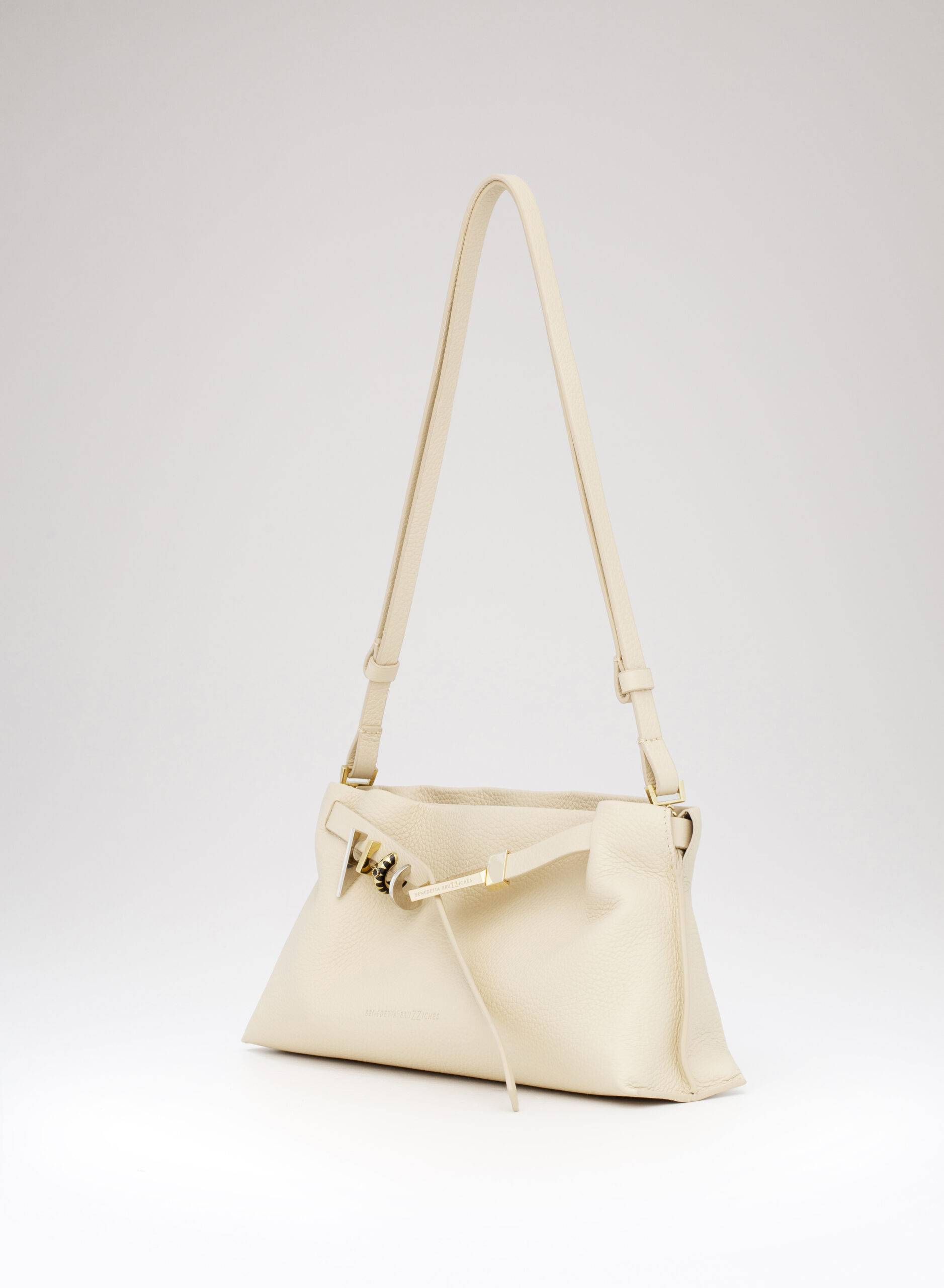 benedetta-bruzziches-lauren-borsa-donna-emberlita image 2
