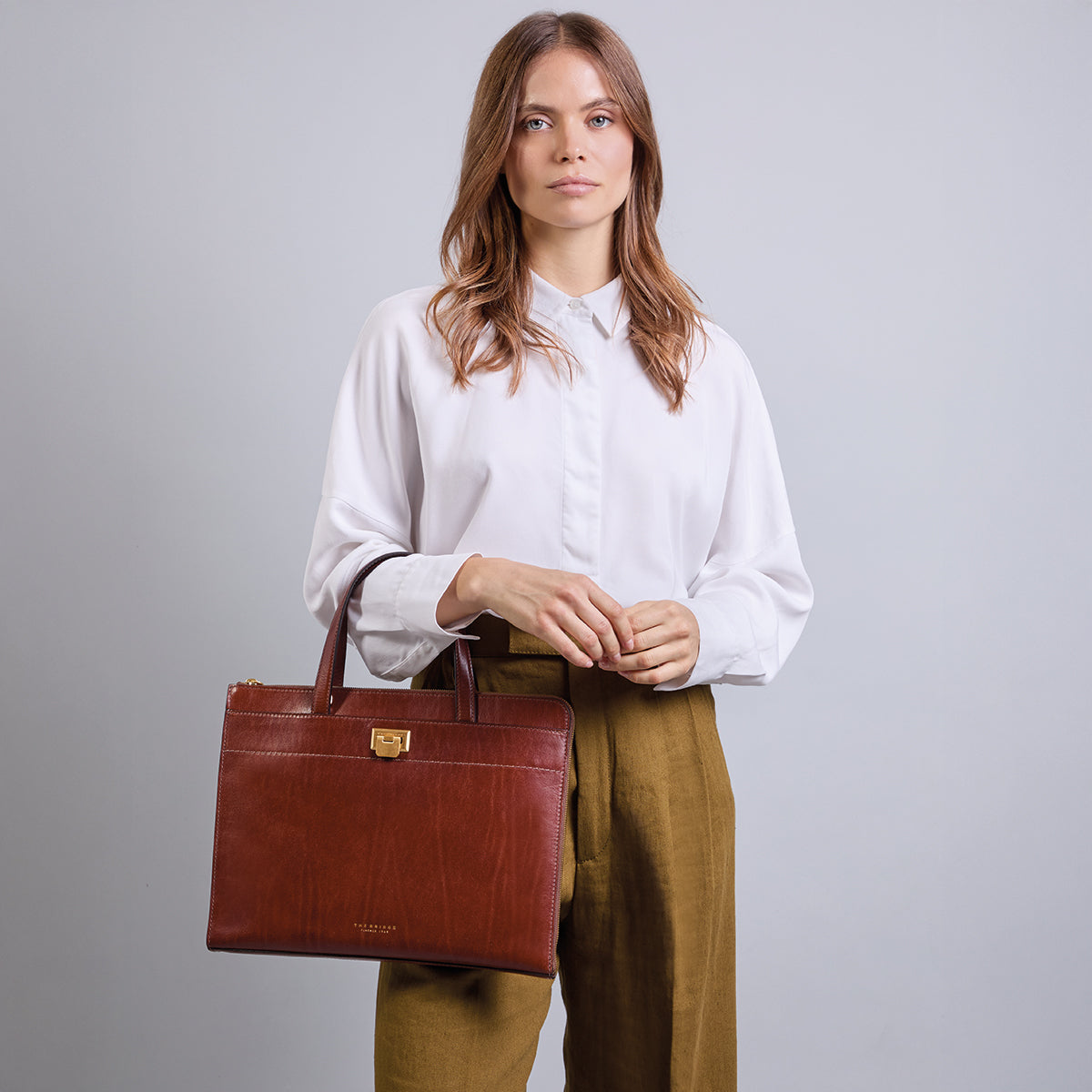 the-bridge-leila-cartella-in-pelle-donna-porta-pc-marrone-oro image 6