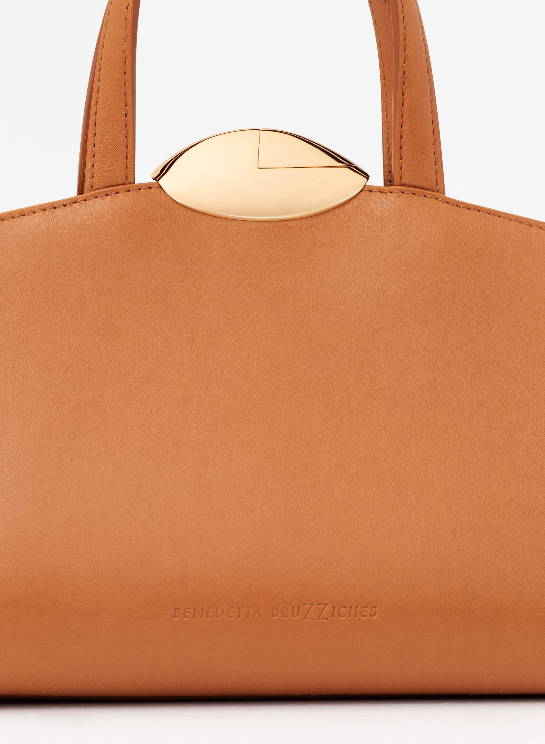 benedetta-bruzziches-serena-la-petite-borsa-donna-desert-sun image 6
