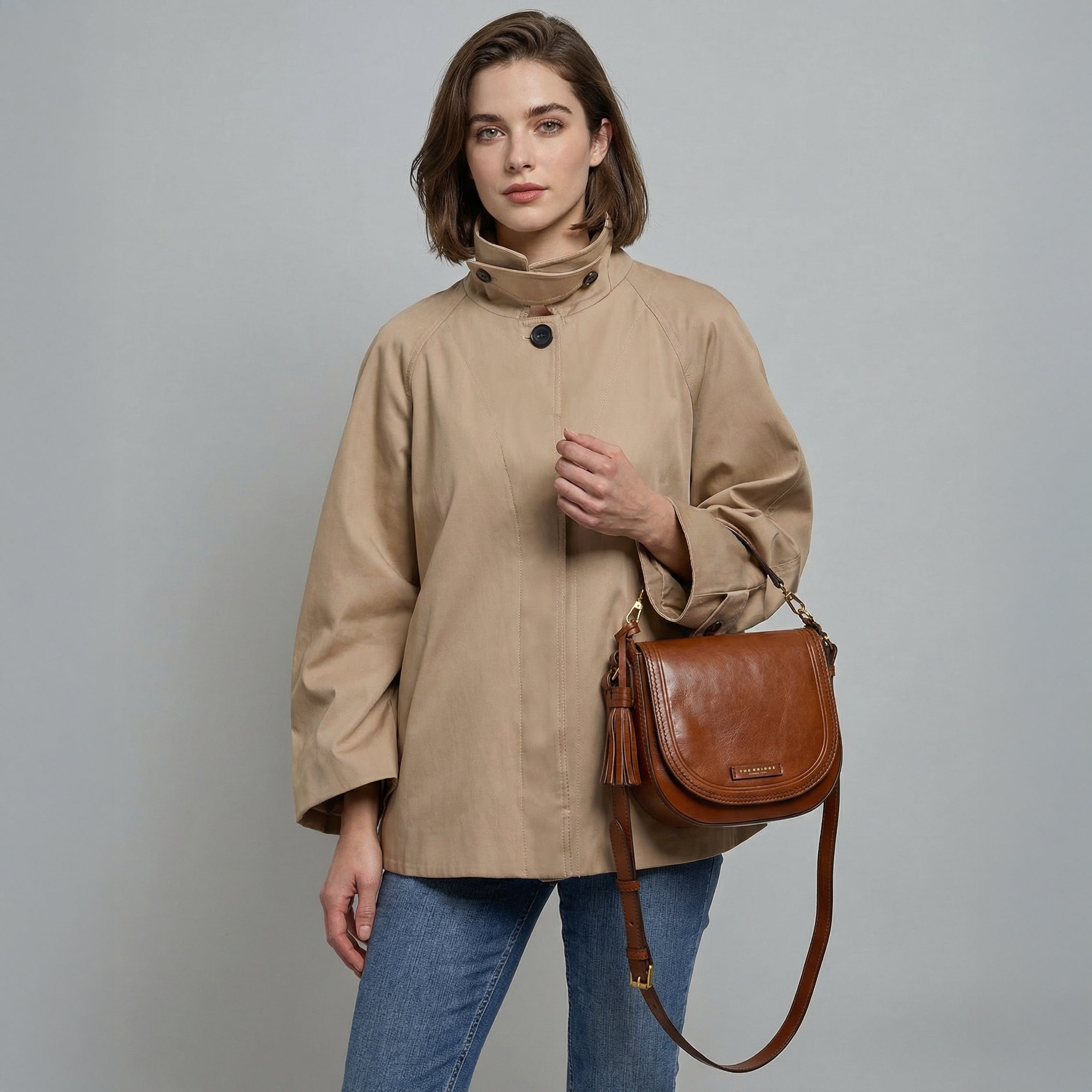 the-bridge-double-function-borsa-tracolla-pelle-marrone-oro-con-manico-removibil image 3