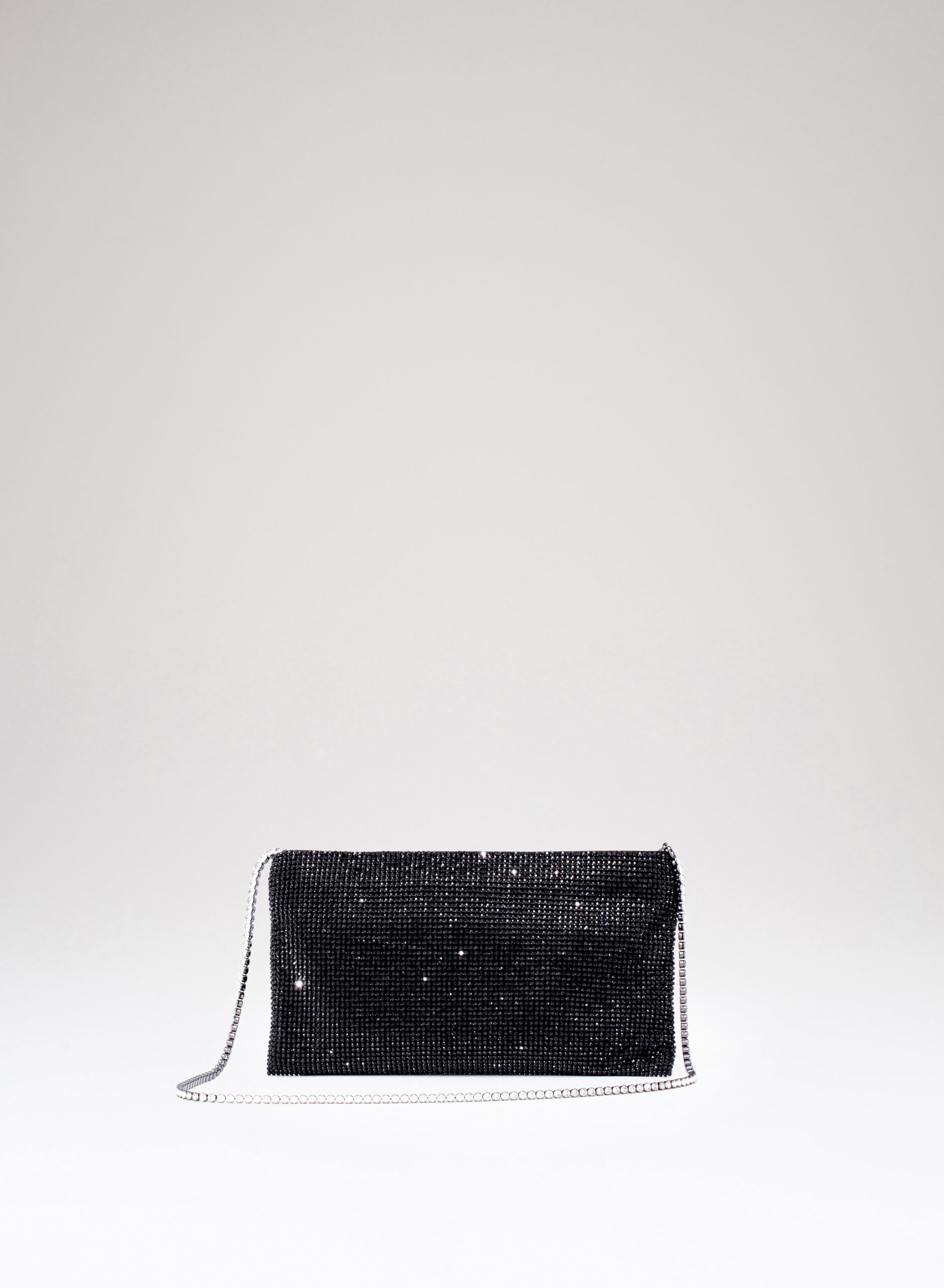 benedetta-bruzziches-your-best-friend-la-petite-borsa-donna-james-bond image 1