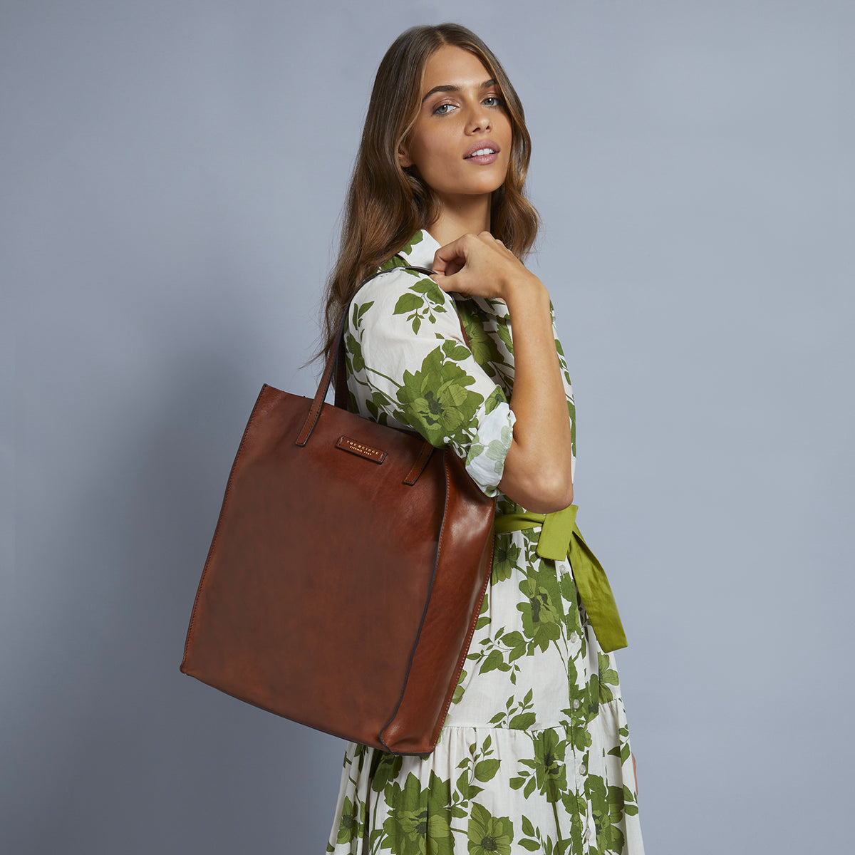 the-bridge-mirra-borsa-shopper-in-pelle-marrone-oro-2 image 4