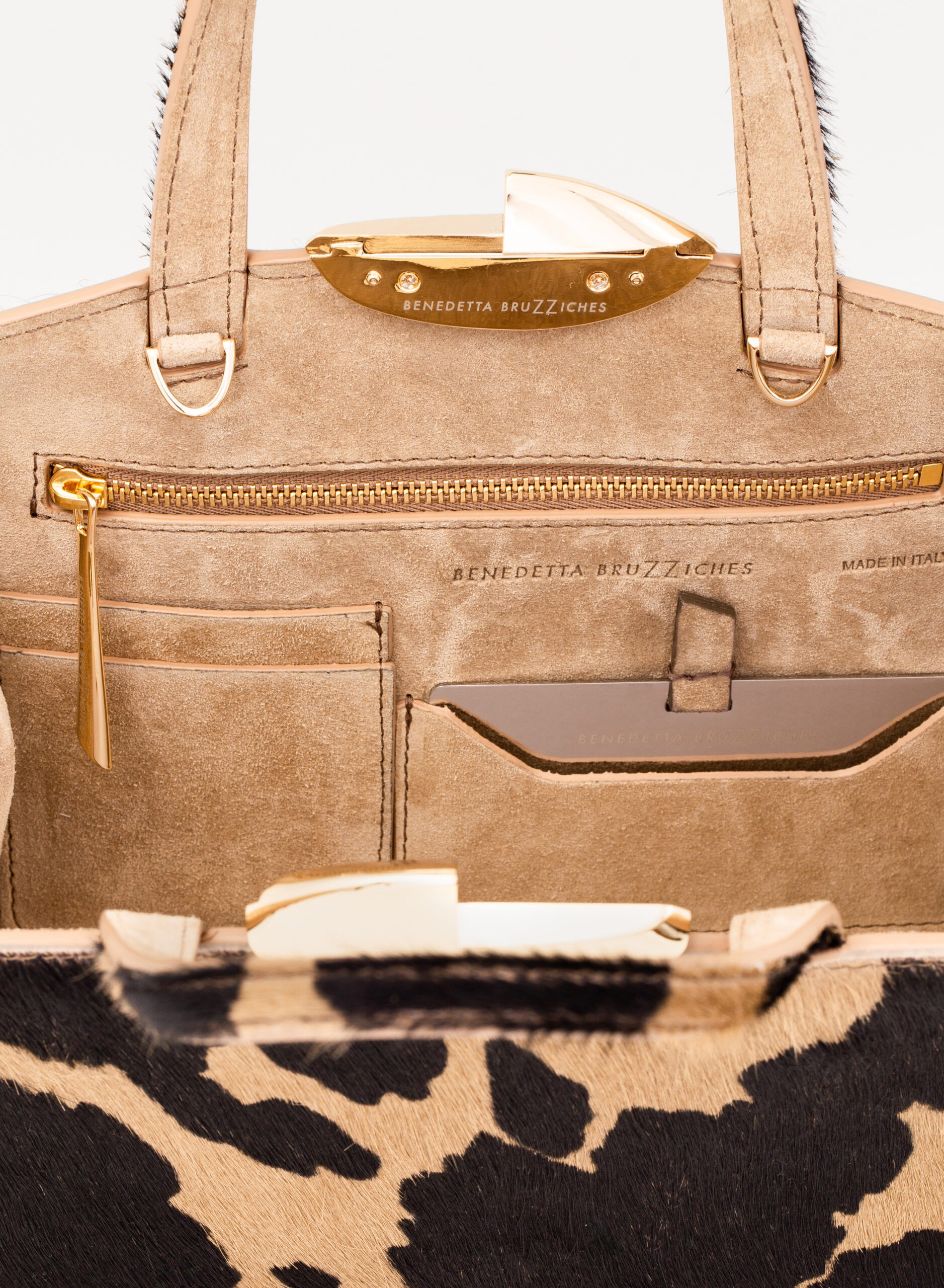 benedetta-bruzziches-serena-la-petite-borsa-donna-wildest-wonders image 6