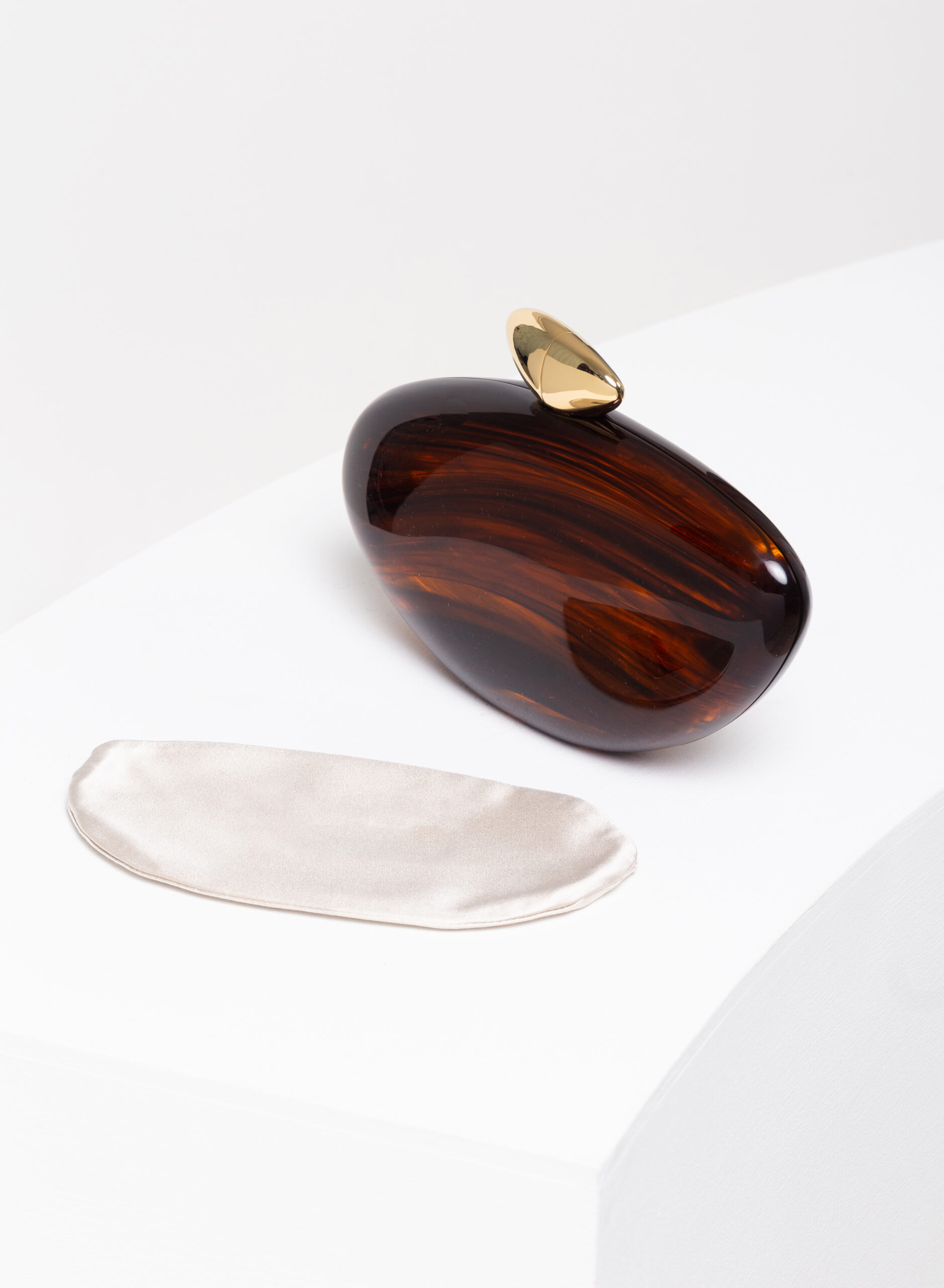 benedetta-bruzziches-borsa-armonia-turtle-shell image 8
