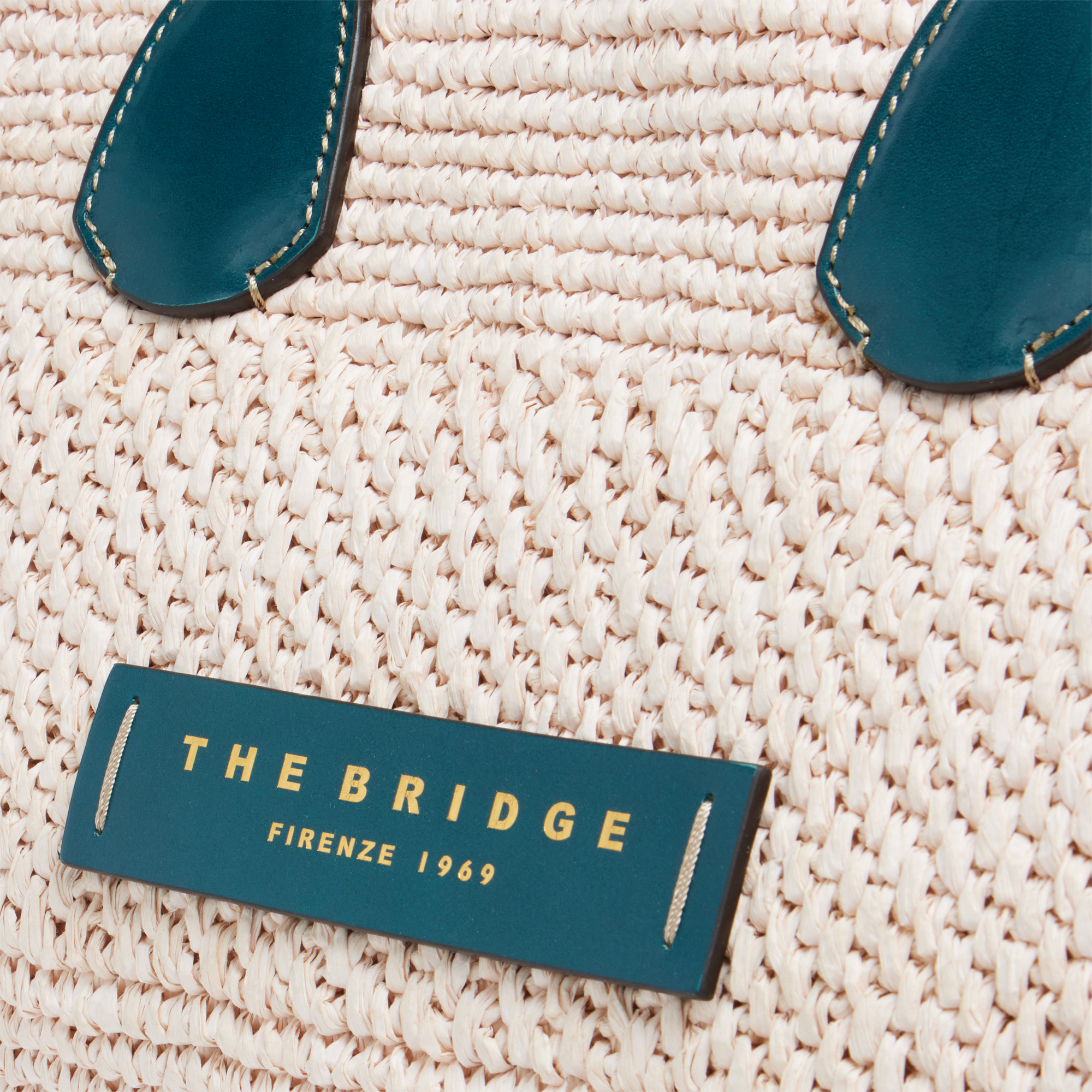 the-bridge-luna-ss26-shopper-in-pelle-e-rafia-pavone-oro image 5