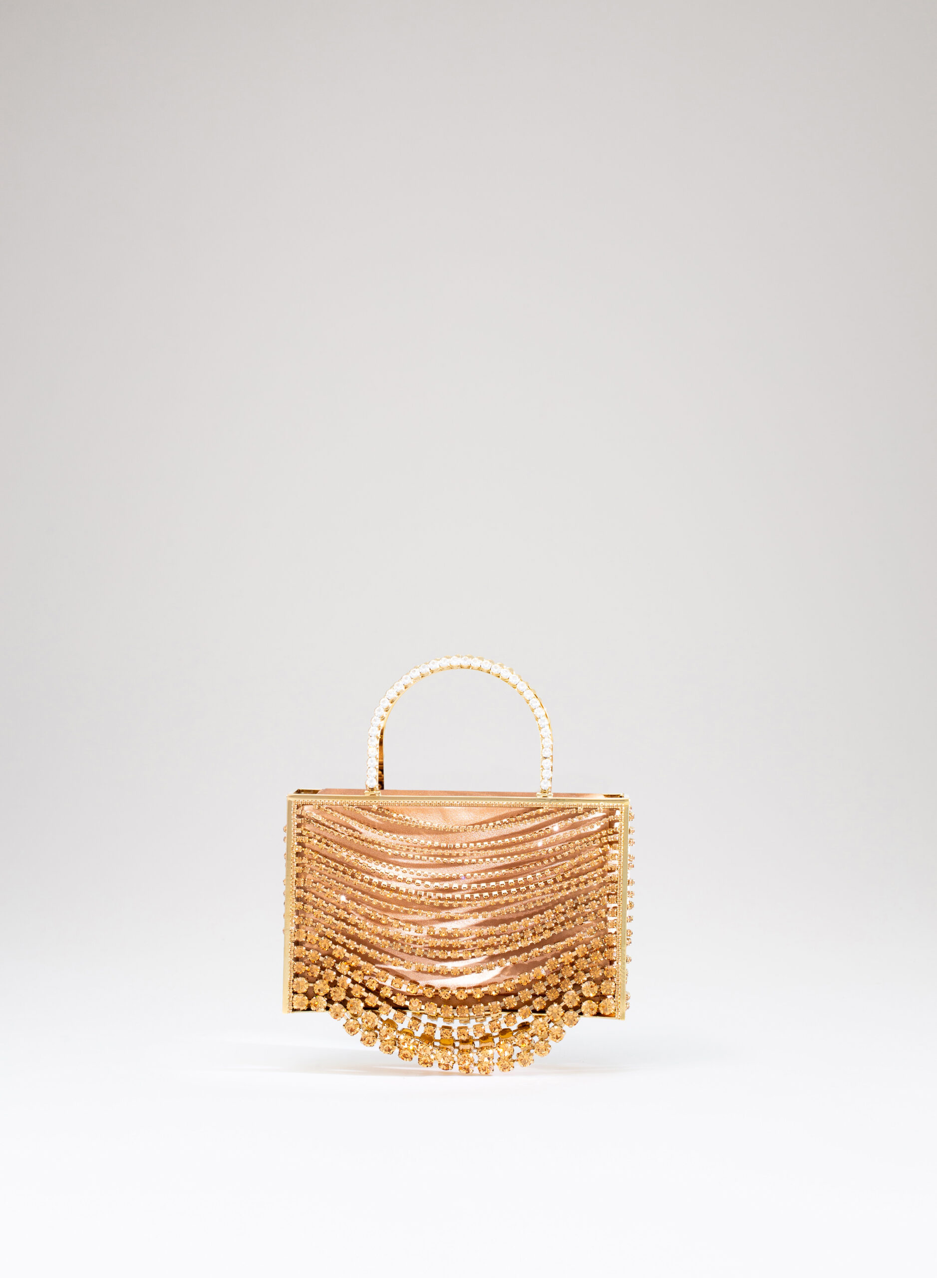 benedetta-bruzziches-giulietta-degli-spiriti-borsa-donna-love-destination-is-cal image 2